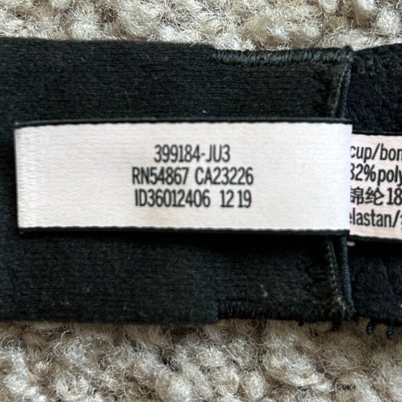 Victoria's Secret Incredible by Victoria Plunge Black Lace Bra 34DD - Picture 9 of 10